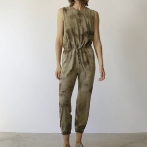 Raquel Allegra cotton tonal tie dye sleeveless jumper with drawstring Tan-khaki